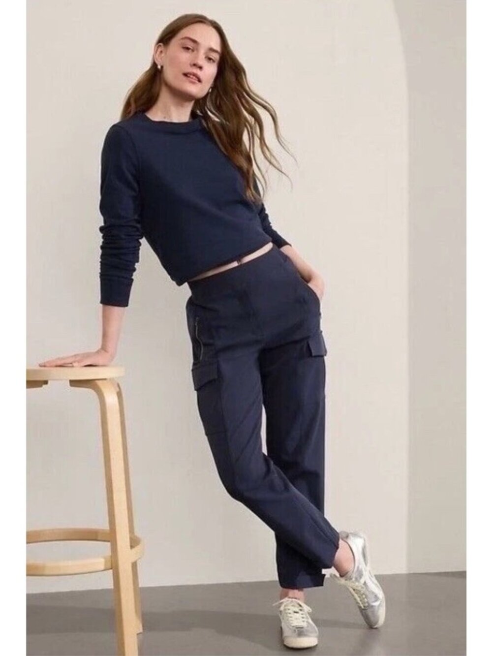 ATHLETA Woman's Sz 14 Endless Cargo High Rise Jogger Pants in Navy Blue